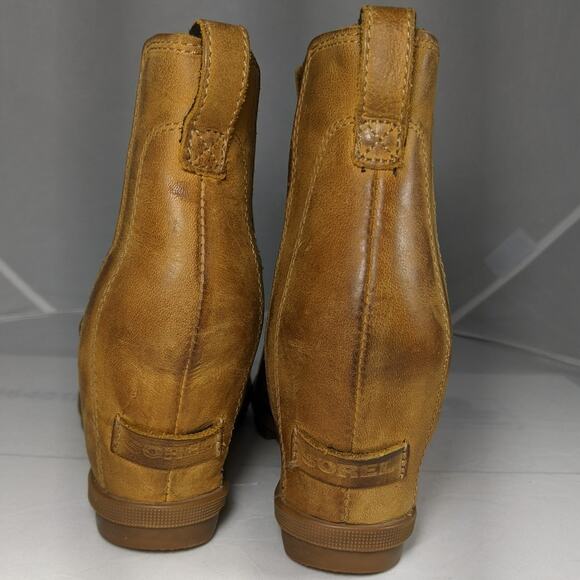 lightly worn Women’s tan leather Joan of Arctic™ Wedge II - Picture 5 of 10